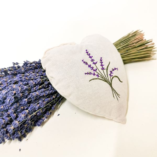 Lavendel Herz von weitem