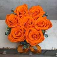 Edle Rosenbox "Sunset" mit 7 stabilisierten orangen Rosen