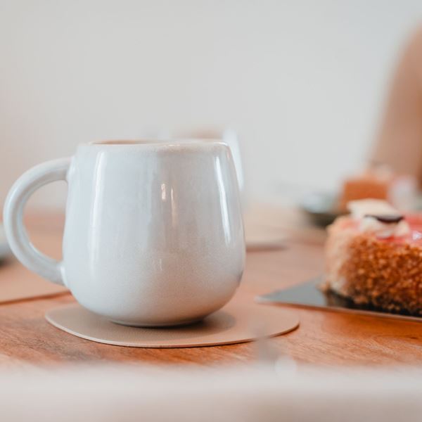 Image sur Tasse crème émaillée à la main "Aria", 350 ml